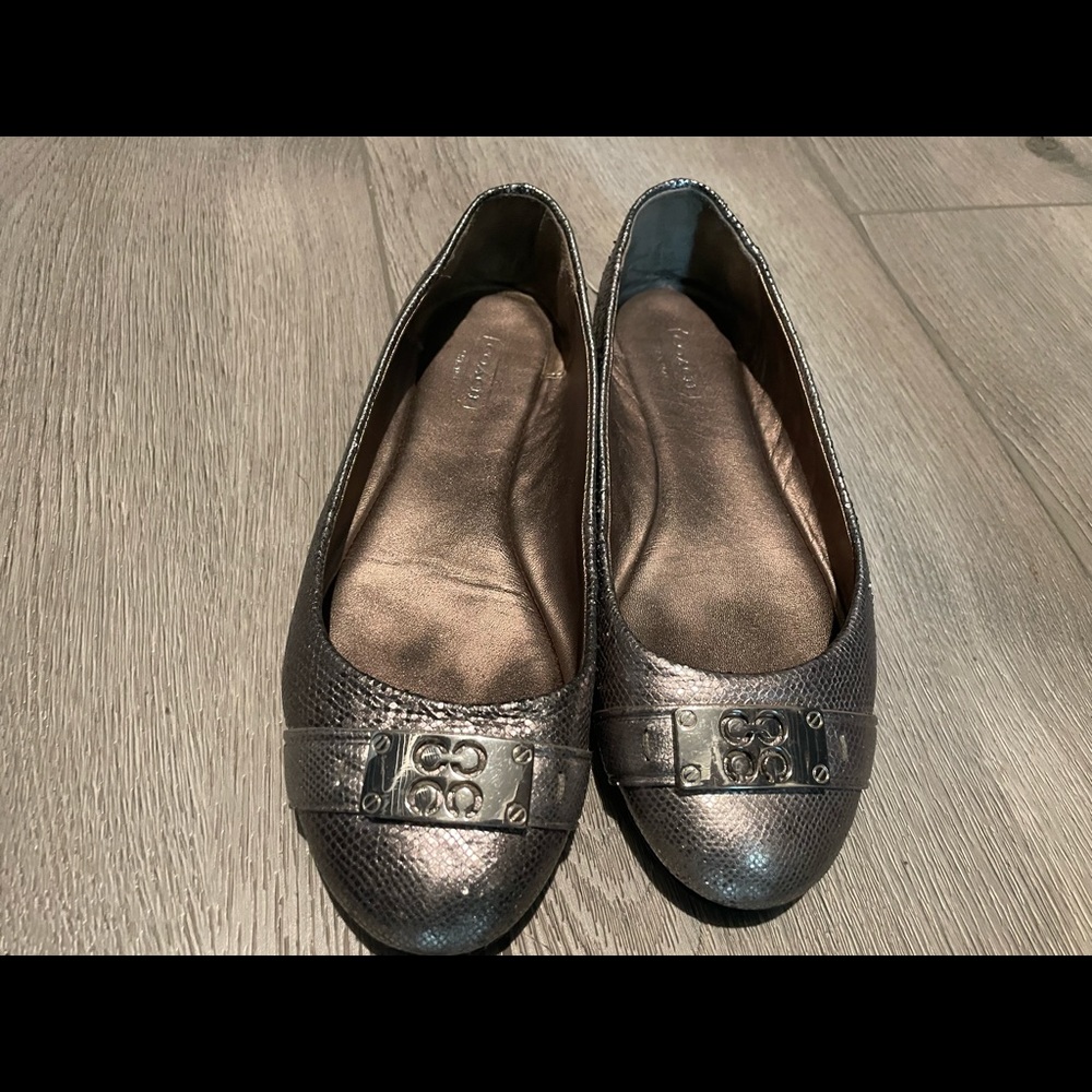 Coach - Picture 2 of 4